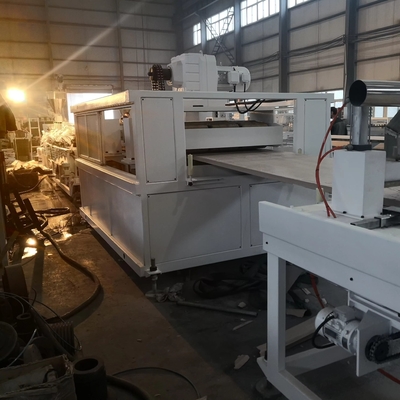 شراء WPC Door Production Line/ PVC Wood and Plastic Composite Door Panel Production Making Machine /WPC Door Extrusion Line Supplier online manufacture