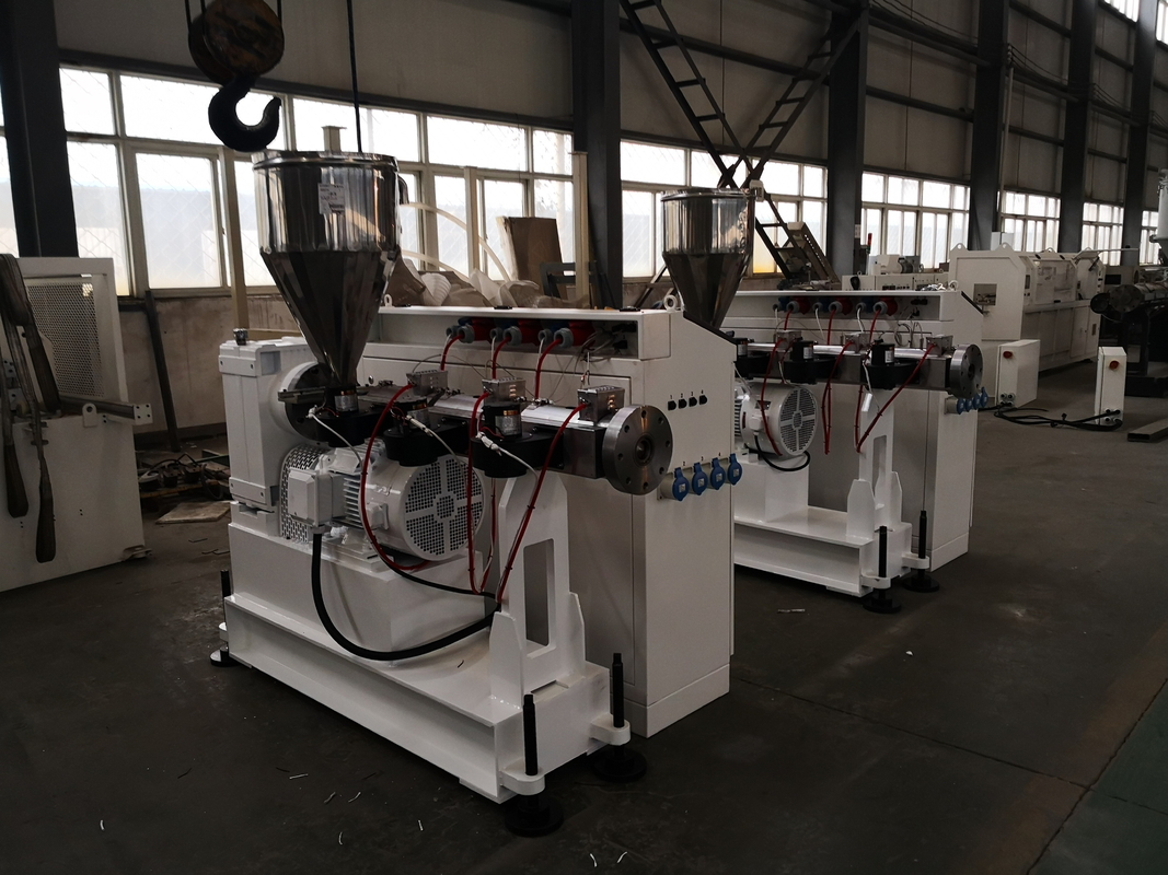 HDPE LDPE PE أنابيب الملفات الكريستال الشريط ورقة لوحة واحد المسمار Extruder SJ120/28 75kw 300kg/h آلة طحن