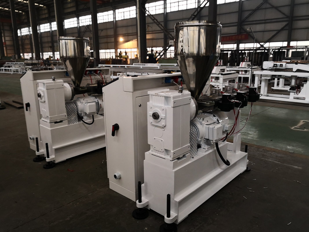 HDPE LDPE PE أنابيب الملفات الكريستال الشريط ورقة لوحة واحد المسمار Extruder SJ120/28 75kw 300kg/h آلة طحن