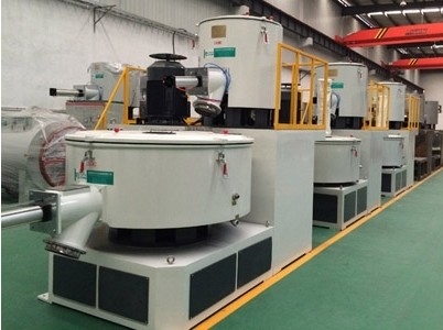SRL مخليط PVC عمودي ساخن / بارد خلاط عالية السرعة معالجة 300/600L لمنتج PVC والحبوب عالية الملء