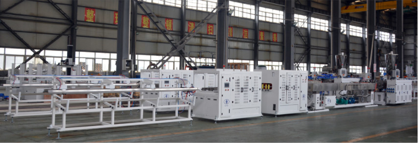 خط إنتاج أنابيب PVC 1-6 بوصة مع HYZS65/132 مخروط مزدوج المسمار محرك 45kw ومخرج 420kg/h