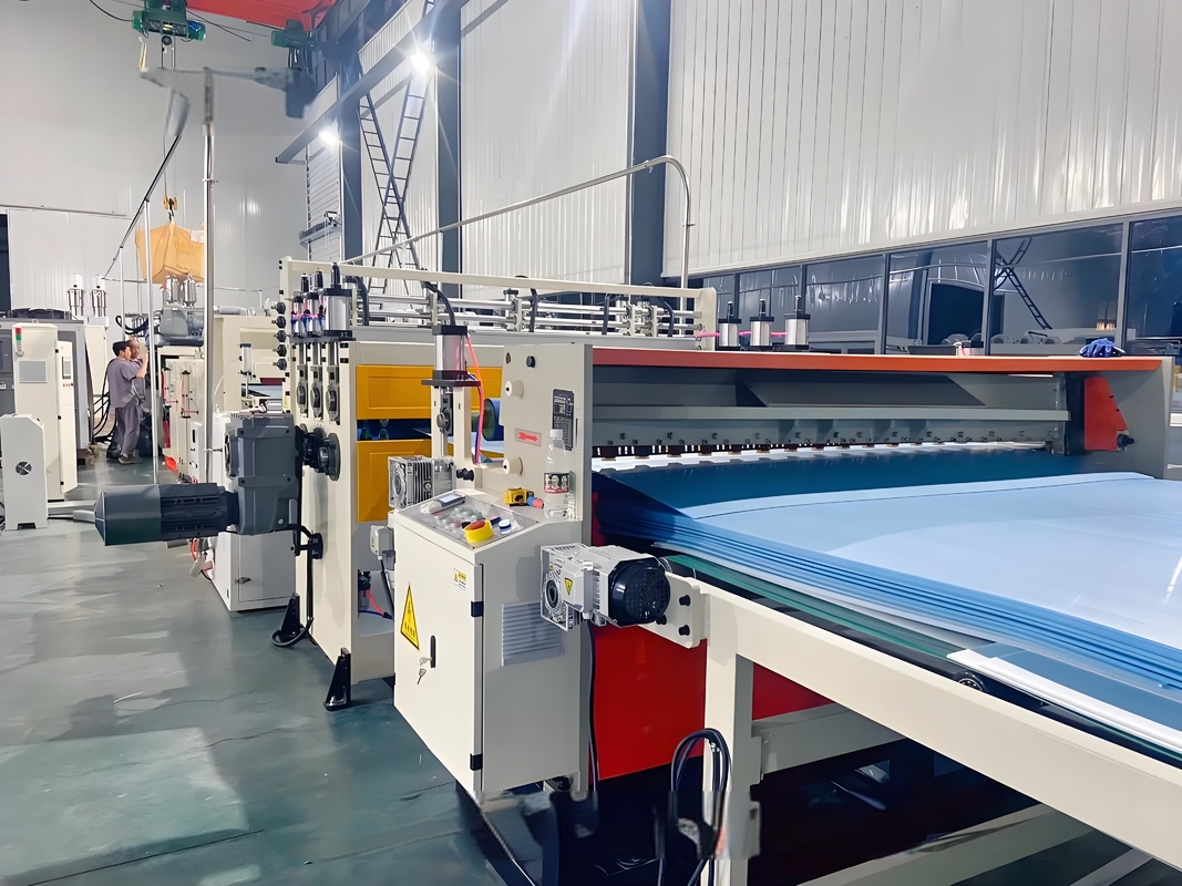 2200 / 2600mm PP هول شبكة لوحة آلة 150kw الطاقة PP هول لوحة خط الخرطوشة